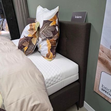 Ledorm, Showmodel Boxspring incl. Capiton hoofdbord en Angelo poten, geen matrassen!