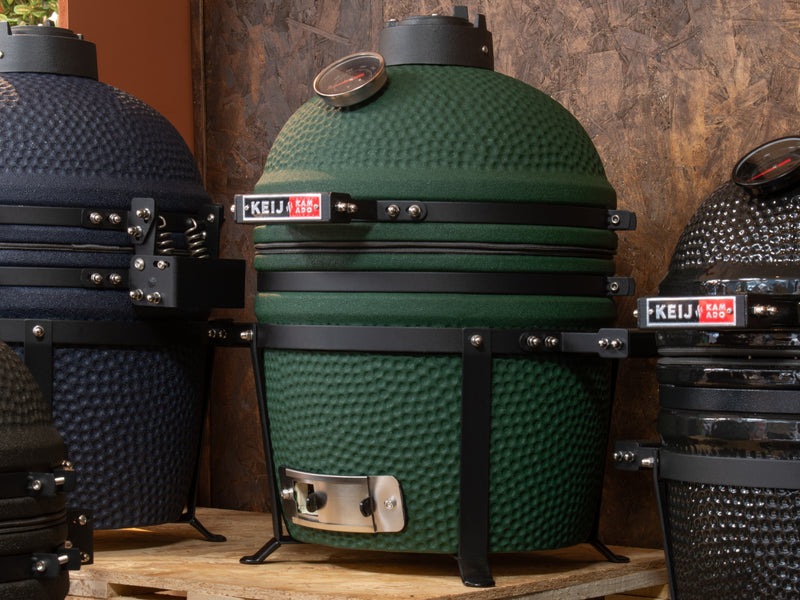 Groene Big Green Egg kamado op de barbecue-afdeling van Geels in Bennekom